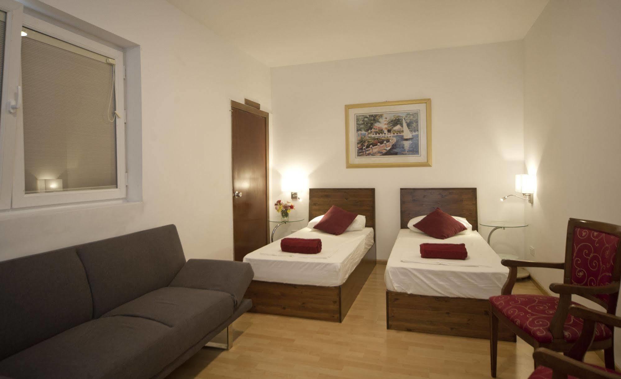 Marco Polo Party Hostel San Ġiljan Kültér fotó
